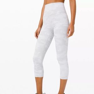 lululemon wunder under high-rise crop camo leggings 21”